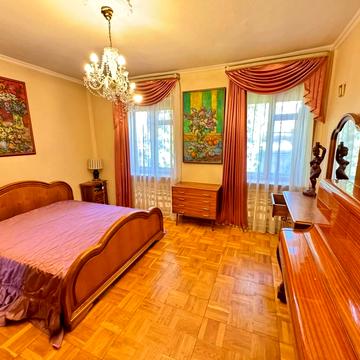 Миколи Гнатюка вул. (Ласточкіна), 5