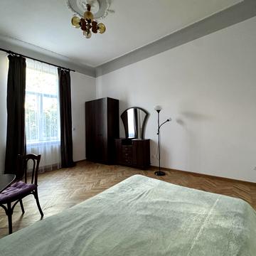 Іллі Мечникова вул., 25
