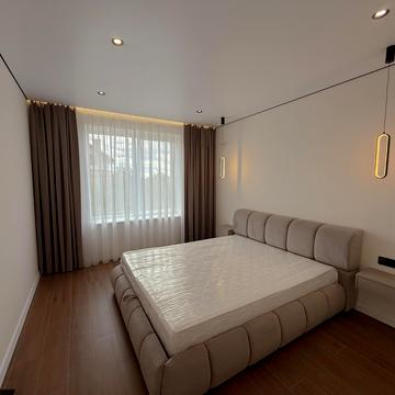 Миколи Боголюбова вул., 1