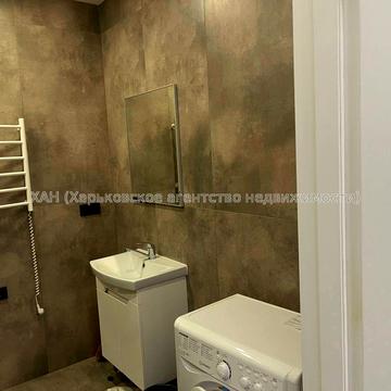 Домобудівельна вул., 11