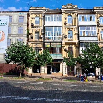 Квартира (офіс) у центрі (орендний бізнес)