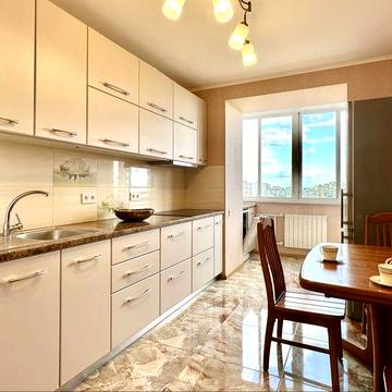 Продаж класної трикімнатної з ремонтом 97 кв.м. біля м. Позняки
