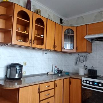 Мілютенка вул., 25