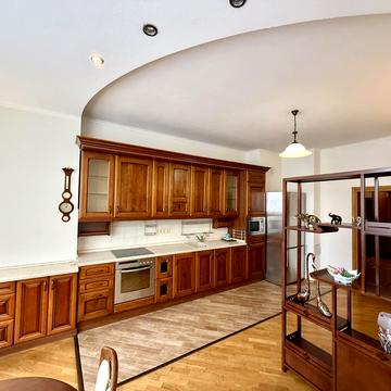 Єжи Ґедройця вул. (Тверська), 2