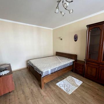 Бориса Гмирі вул., 18