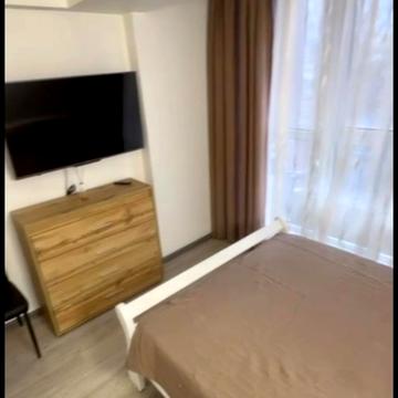 Літературна вул., 10