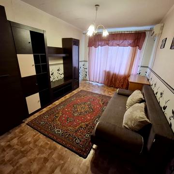 Набережна Перемоги вул., 100