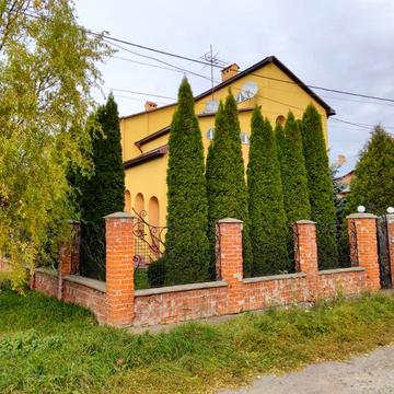 Садова вул., 1