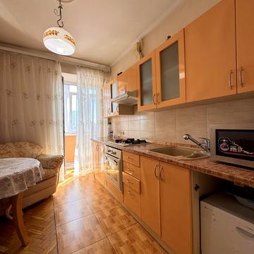 Гоголівська вул., 36-40