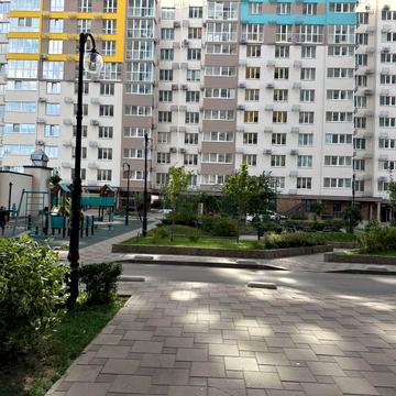 Академіка Заболотного вул., 15