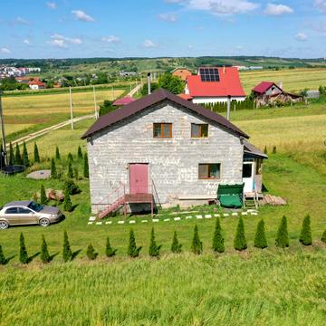 Лесі Українки, 30