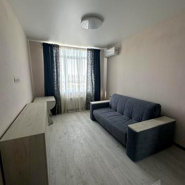 Миколи Гулака вул., 4