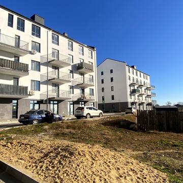 Академіка Сахарова вул., 5