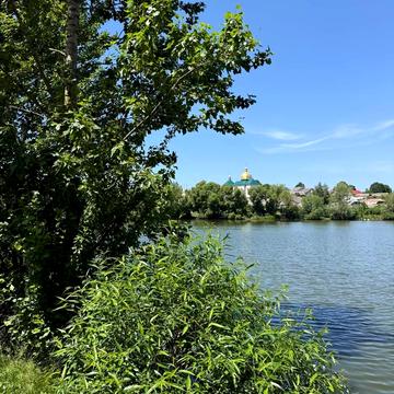 Молодіжна, 1