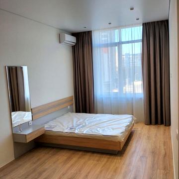 Миколи Гулака вул., 4