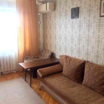 Леся Курбаса просп., 15