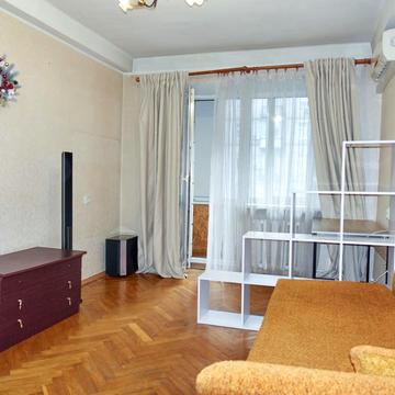 Велика Васильківська вул. (Червоноармійська), 131