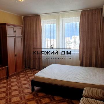 Миколи Бажана просп., 16