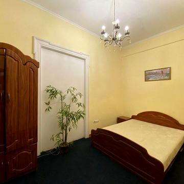 Миколи Лисенка вул., 3