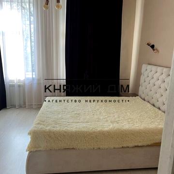 Костянтинівська вул., 32
