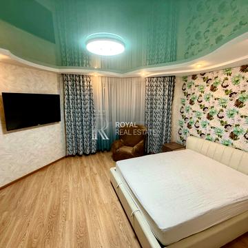 Миру вул., 50
