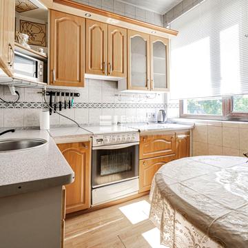 Чорноглазівська вул., 12