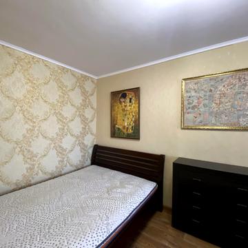 Празька вул., 25/2
