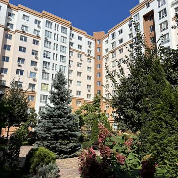 Героїв Небесної Сотні просп., 40/1