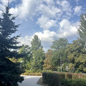 Михайла Грушевського вул., 28