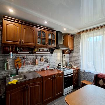 Нескорених просп. (Перемоги), 10а