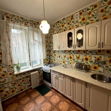 Єреванська вул., 29/1