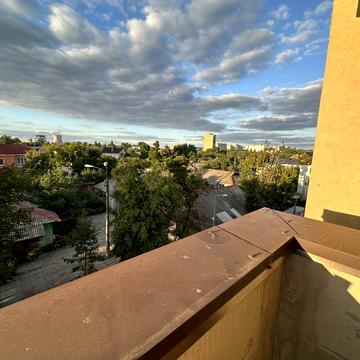 Продам 2-х кв. Гродненська 14/ Дарниця/