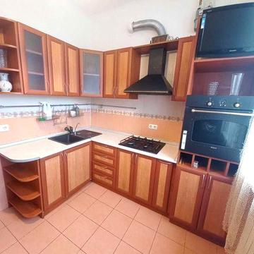 Продам чудову 2-к квартиру в сталінці!метро Нивки пішки
