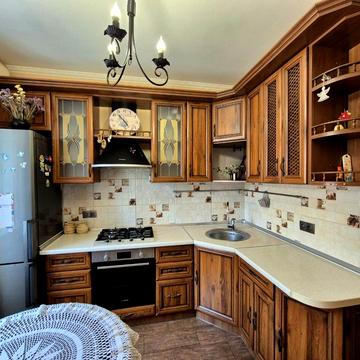 Хмельницького Богдана, 239