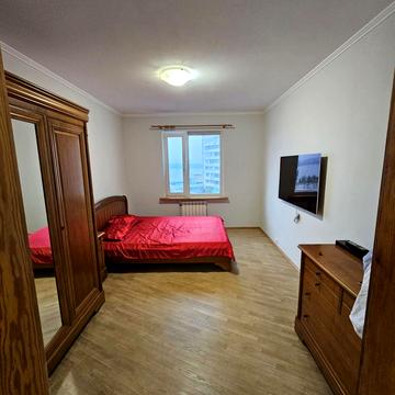 Миколи Бажана просп., 36