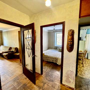 Іцхака Рабіна вул., 57