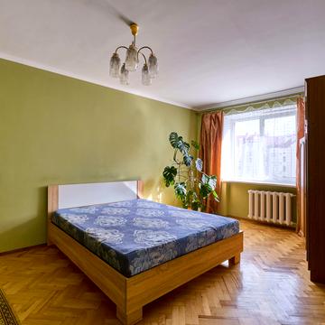 Джона Ленона вул., 36