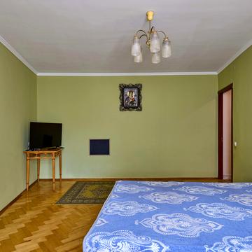 Джона Ленона вул., 36