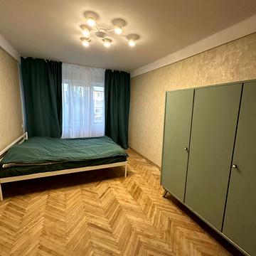 Юности, 6 а