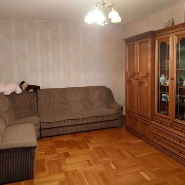Миколи Лаврухіна вул., 11