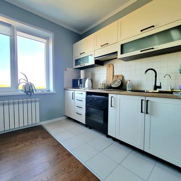 Набережна Перемоги вул., 118