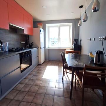 Євгена Чикаленка вул., 68а