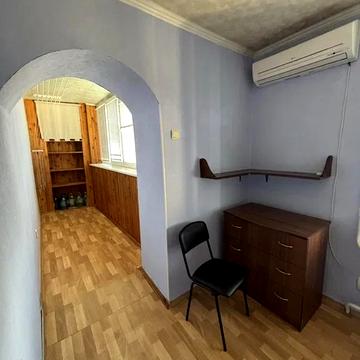 Академіка Корольова вул., 24