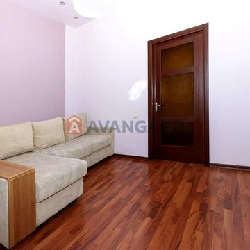 Білоруська вул., 32