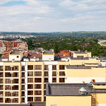 Володимира Івасюка вул., 82