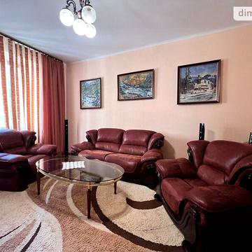 Довгострокова оренда 3к Квартира Ракоці Ференца вулиця