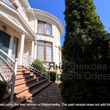 Вишнева вул.