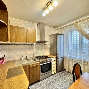 Харківська вул., 4