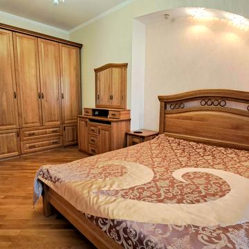 Вишгородська вул., 45
