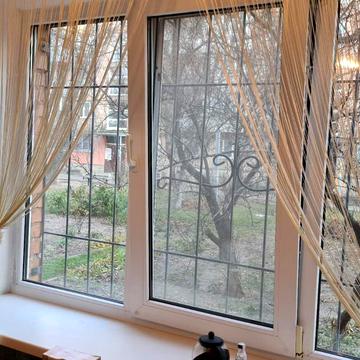 Академіка Доброхотова вул., 12